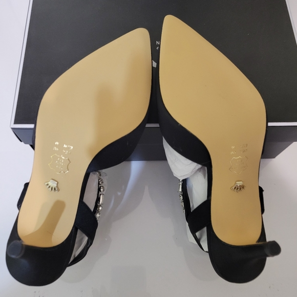 NWT NINA POINTED TO PUMP, SIZE 6 - Picture 3 of 6